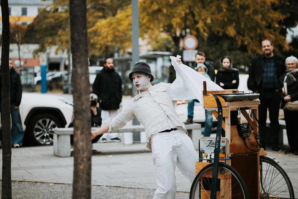 Aufwartung mit Kunst: Baptiste Bersoux